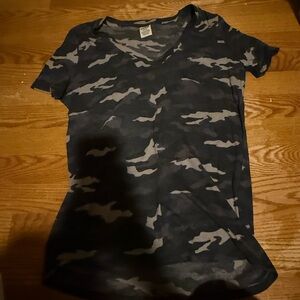 PINK Victoria's Secret Gray Camo V-Neck Tee brand pink shirt